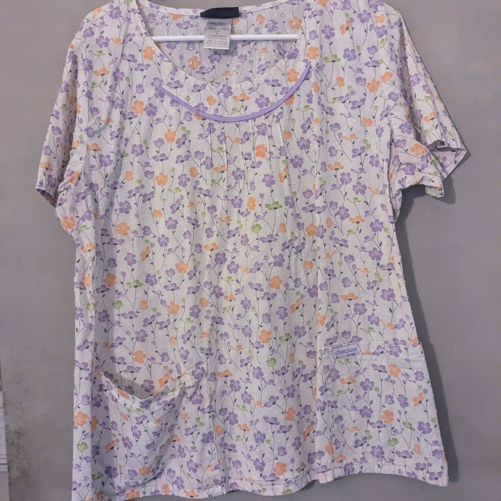 Floral Women's Top with Pocket